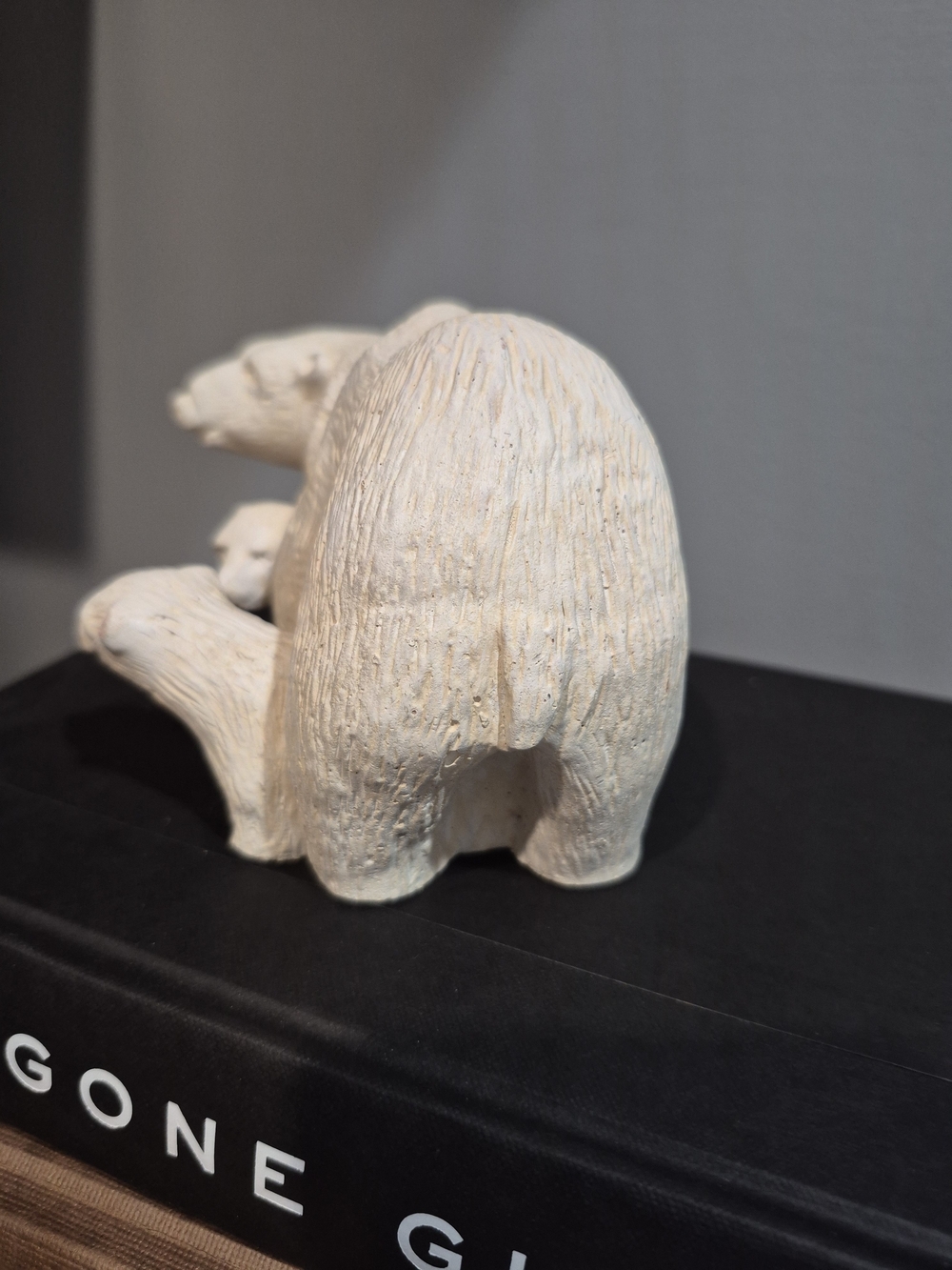 Polar Bear Family Heavy Resin Figurine - Picture 6 of 10